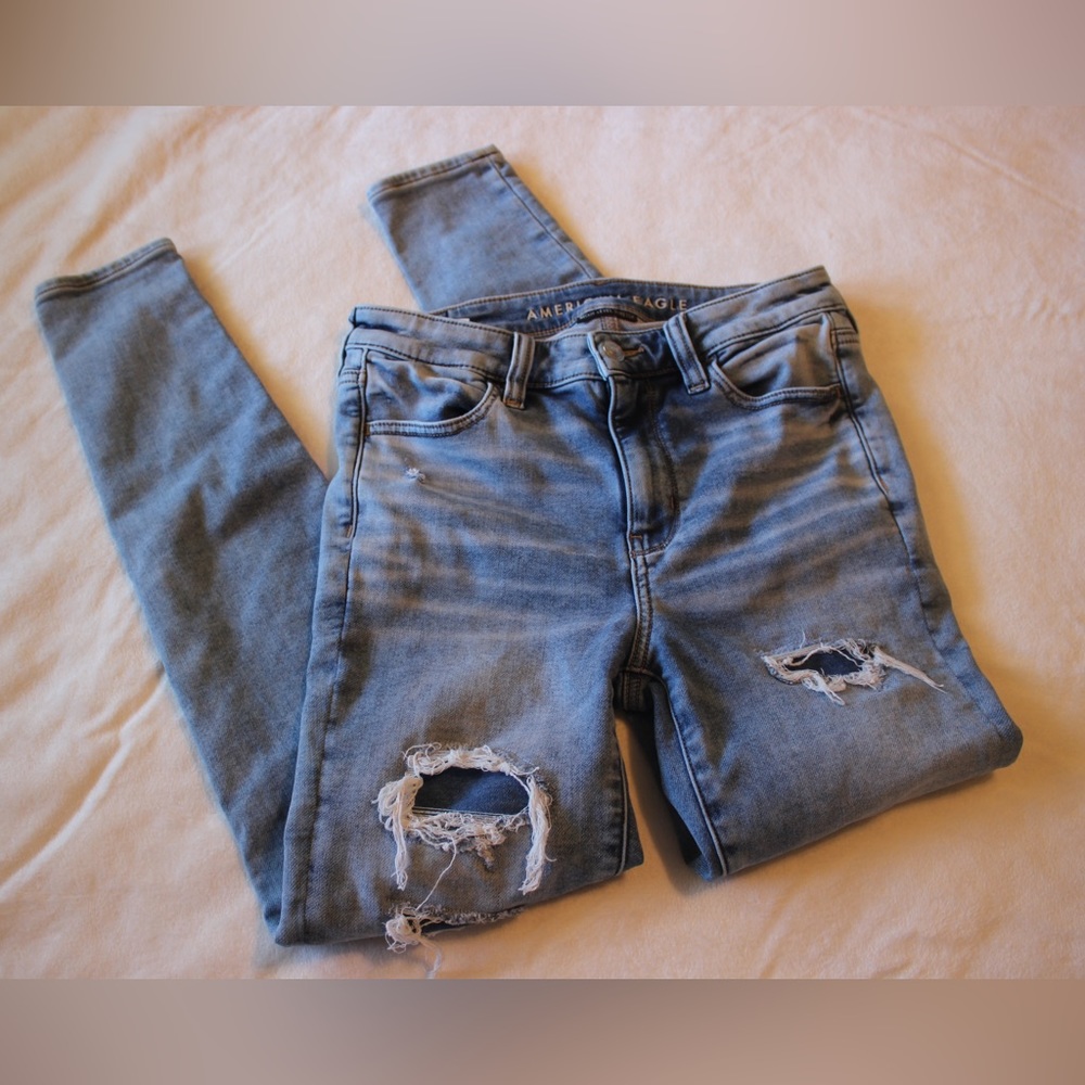 American Eagle Distressed Jeans Size 4